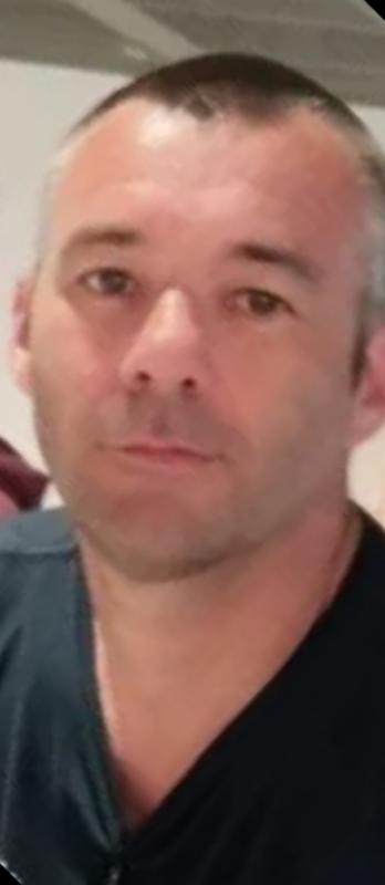 Arnaud  44 ans Dun le Palestel
