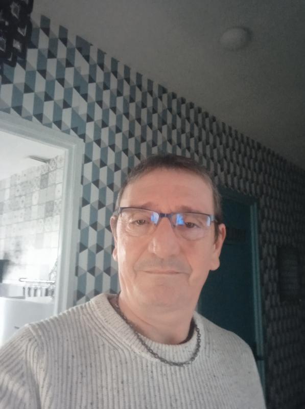 loic 58 ans Barret