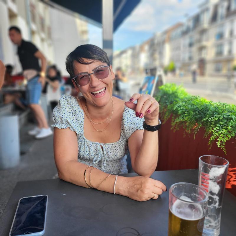 Rosa 26 ans paris 9eme arrondissement