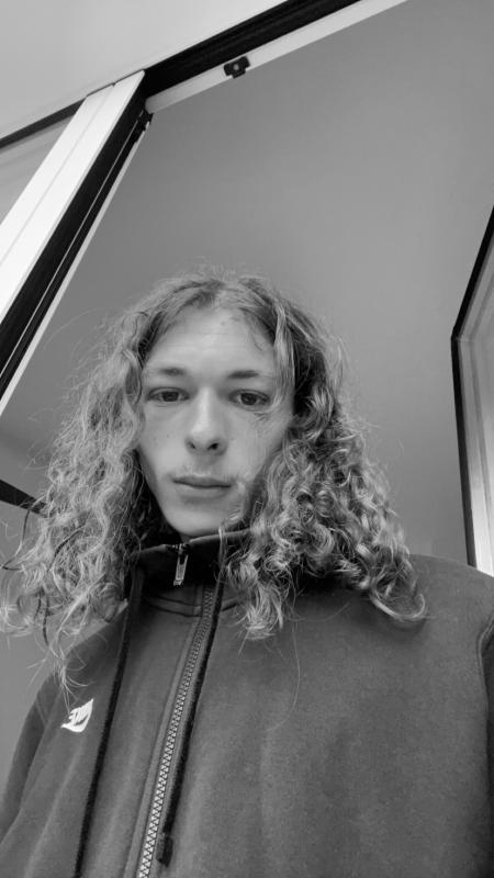 Julien 22 ans Saint Amand Montrond
