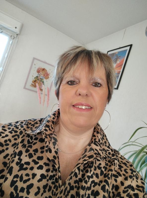 Géraldine  53 ans Clohars Carnoët