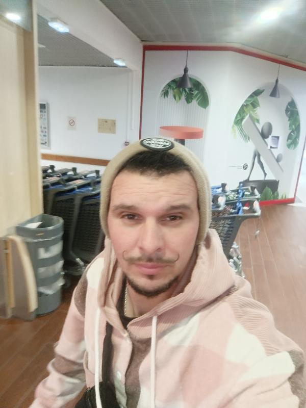 Nico 33 ans Cugnaux