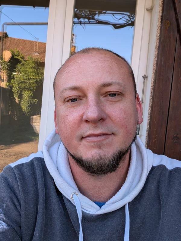 Steeven 38 ans Feillens