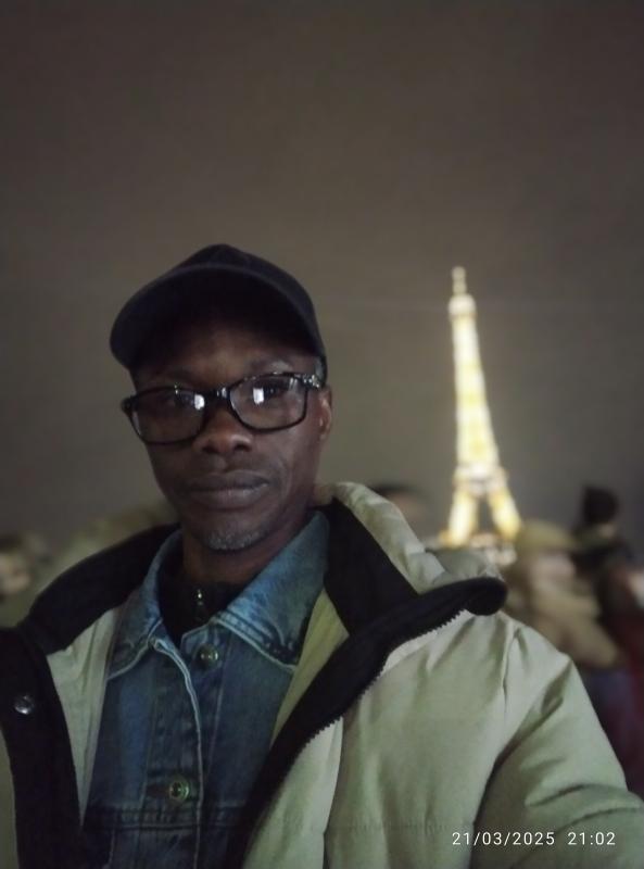 roger 45 ans Montreuil