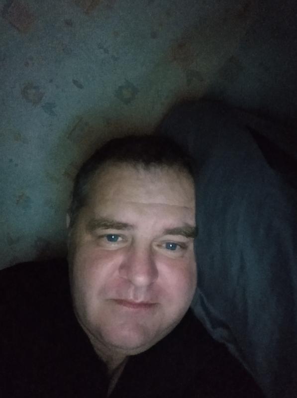 Fred 49 ans Laval