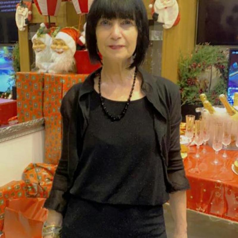 Ghi 68 ans Gif sur Yvette
