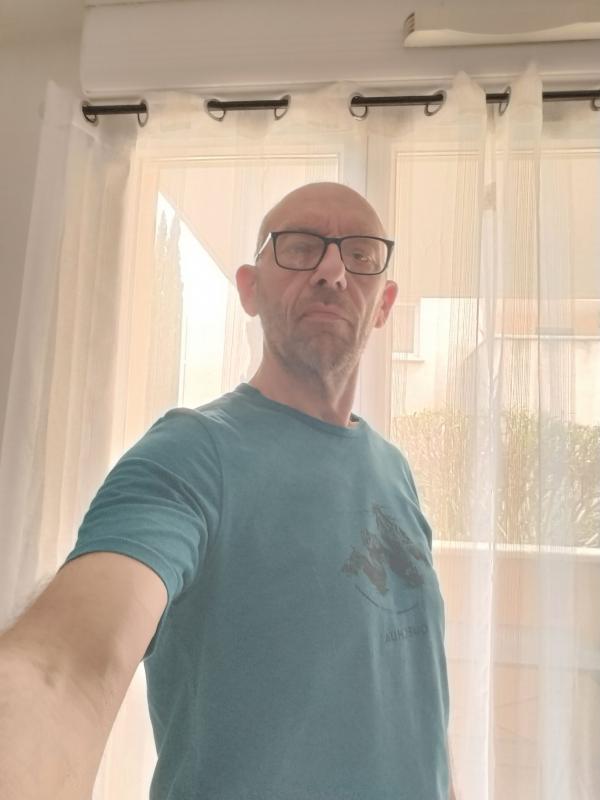Daniel 55 ans Nîmes