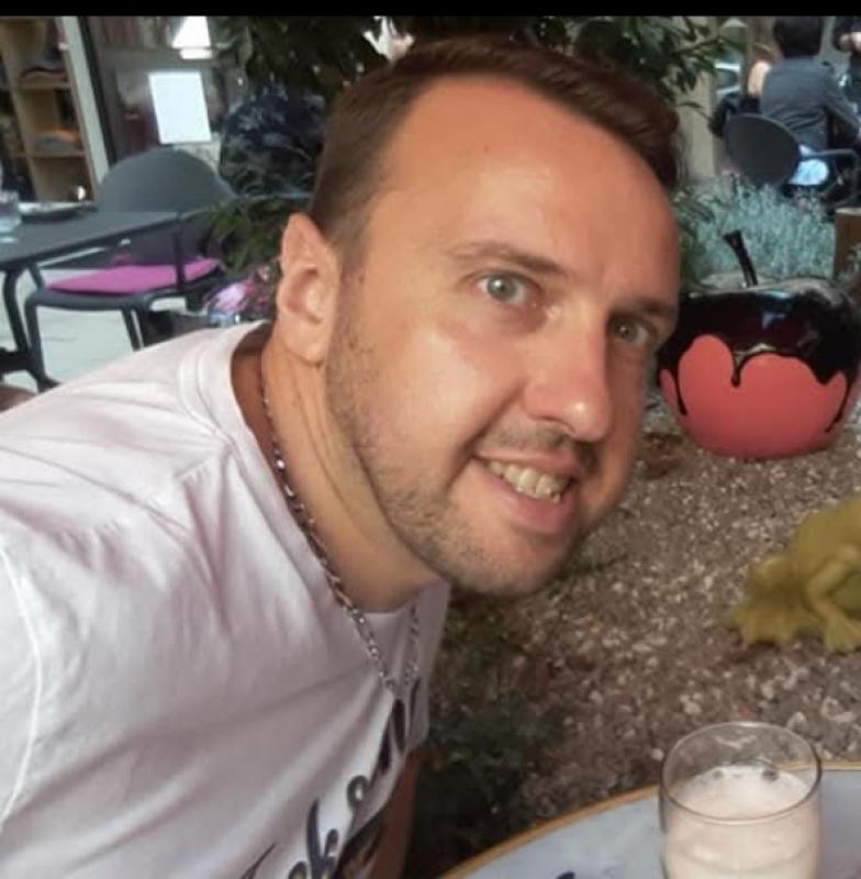 Mathieu  46 ans Reims