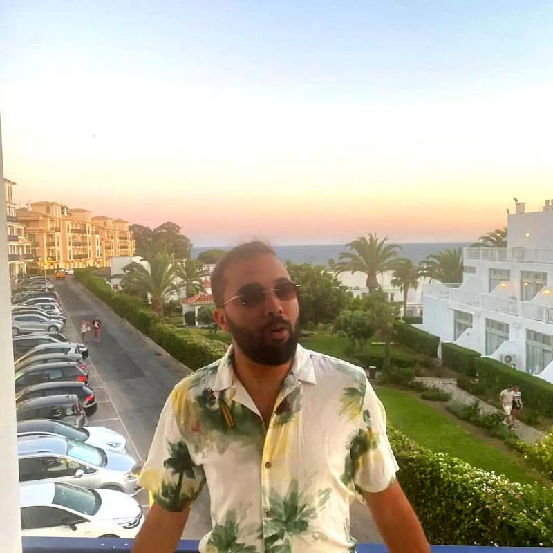 Mehdiiz 28 ans Orléans