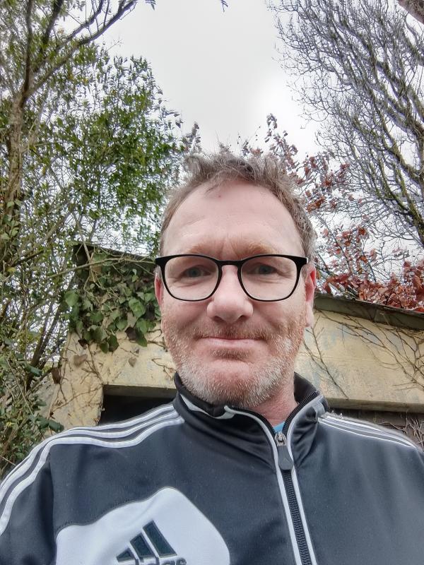 Stephane  54 ans Villepail