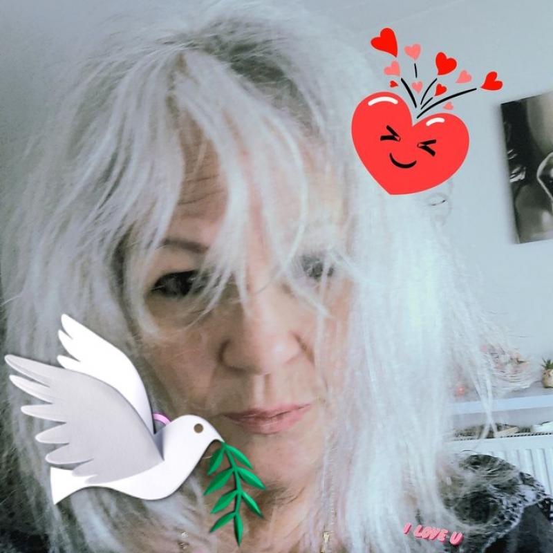 Tina  68 ans Toulon