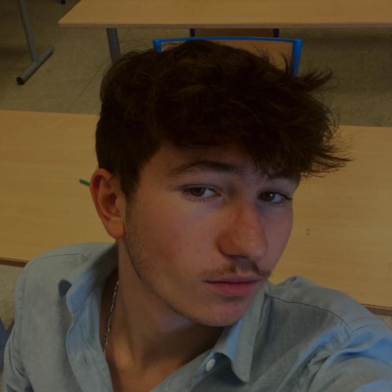 antoine 18 ans La Rochelle