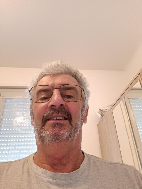 Legrandluc 57 ans Mâcon