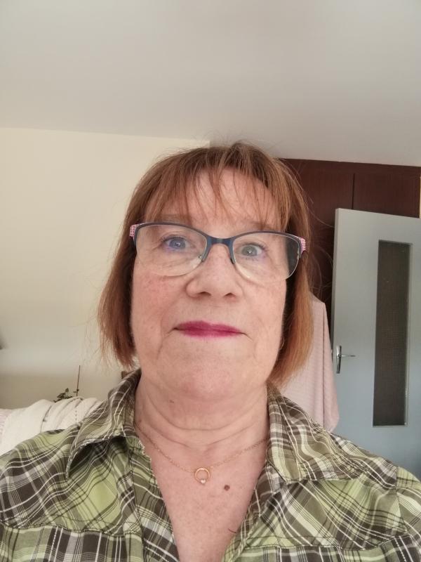 Annick 64 ans Châteauroux