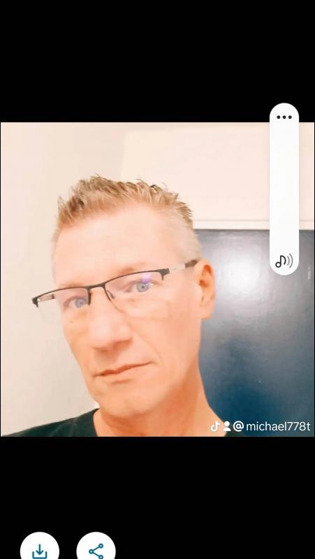 Michael 45 ans Agnin