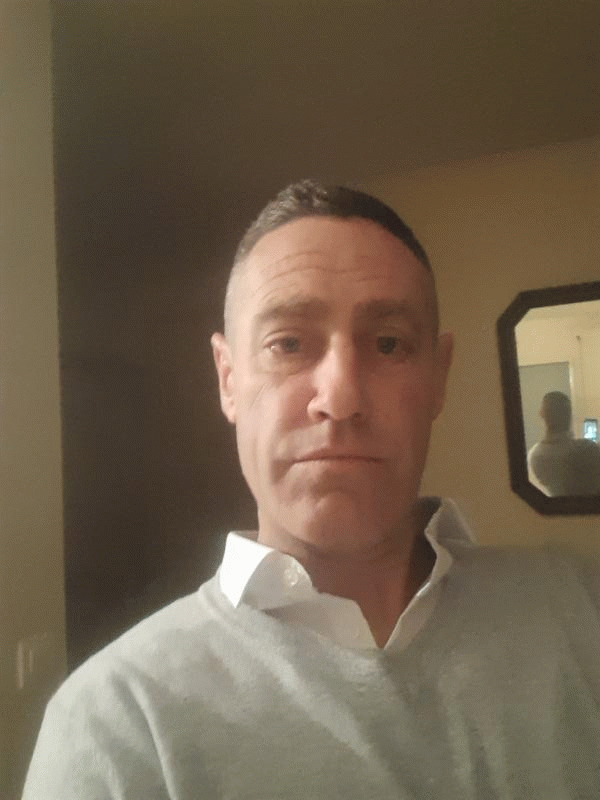 Tony 46 ans Édern