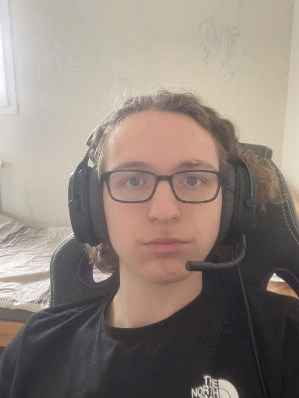 tiago 18 ans Saint Étienne du Rouvray