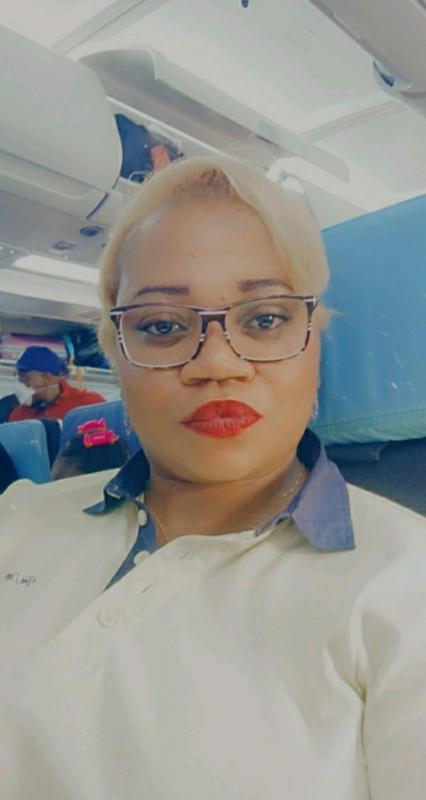 Juliette  42 ans Angers