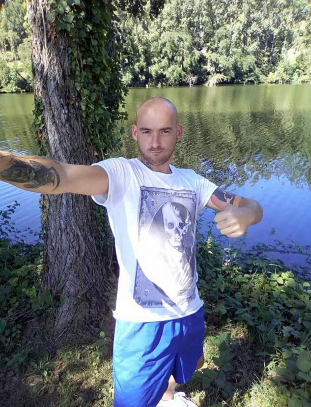 Jerem 38 ans Rodez