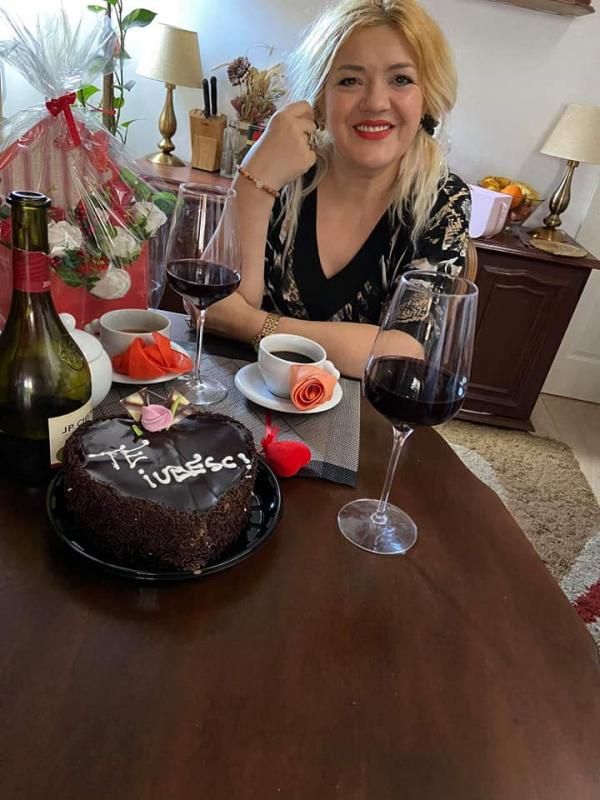hyperhenriette 37 ans Antibes