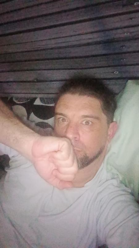 Viktor 48 ans Nantes