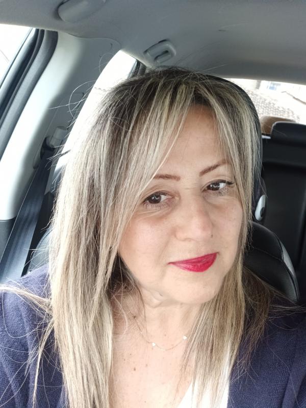 Bella 58 ans Carros
