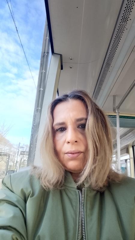 Nacera  57 ans Nantes
