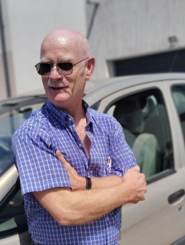 Daniel  67 ans Bassens