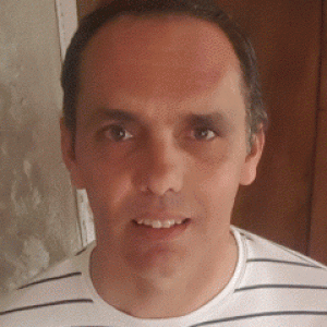 Yannis  53 ans Auxerre